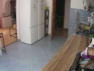 voyeurcam-julmodels-kitchen webcam
