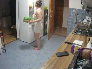 voyeurcam-julmodels-kitchen webcam