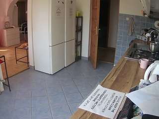 voyeurcam-julmodels-kitchen