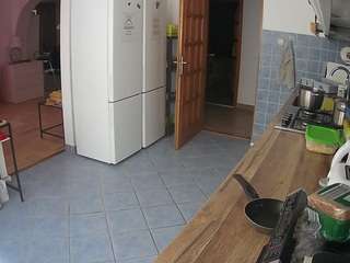 voyeurcam-julmodels-kitchen webcam