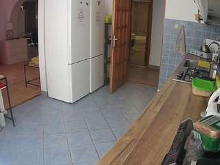 voyeurcam-julmodels-kitchen webcam