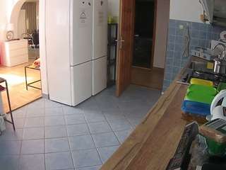 voyeurcam-julmodels-kitchen webcam