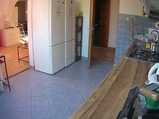 voyeurcam-julmodels-kitchen webcam