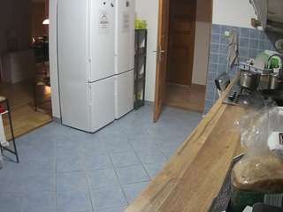 voyeurcam-julmodels-kitchen webcam