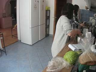 voyeurcam-julmodels-kitchen webcam