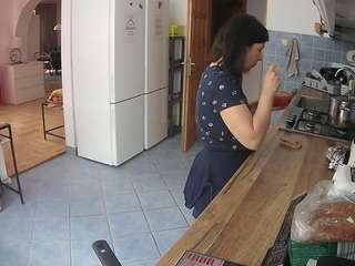voyeurcam-julmodels-kitchen