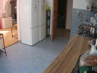 voyeurcam-julmodels-kitchen webcam