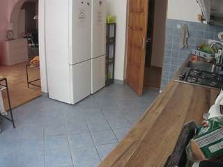 voyeurcam-julmodels-kitchen webcam