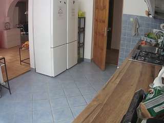 voyeurcam-julmodels-kitchen