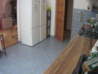voyeurcam-julmodels-kitchen