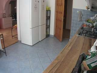 voyeurcam-julmodels-kitchen webcam