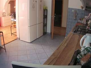 voyeurcam-julmodels-kitchen webcam