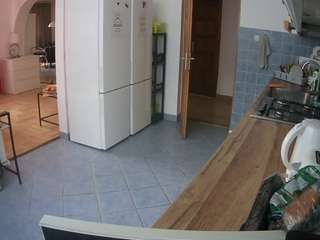 voyeurcam-julmodels-kitchen