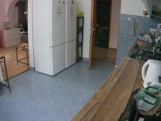 voyeurcam-julmodels-kitchen