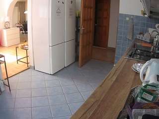 voyeurcam-julmodels-kitchen
