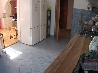 voyeurcam-julmodels-kitchen webcam
