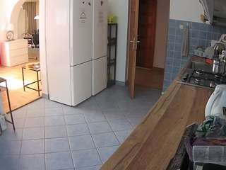 voyeurcam-julmodels-kitchen