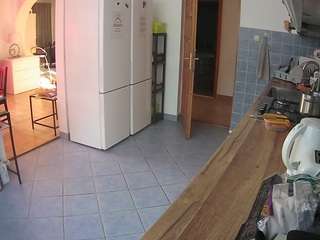 voyeurcam-julmodels-kitchen