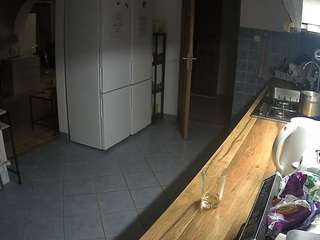 voyeurcam-julmodels-kitchen