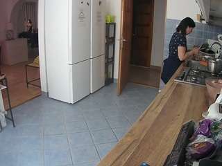 voyeurcam-julmodels-kitchen webcam