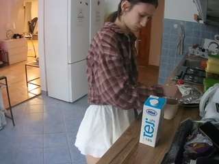 voyeurcam-julmodels-kitchen webcam