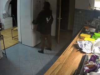 voyeurcam-julmodels-kitchen webcam