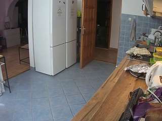 voyeurcam-julmodels-kitchen