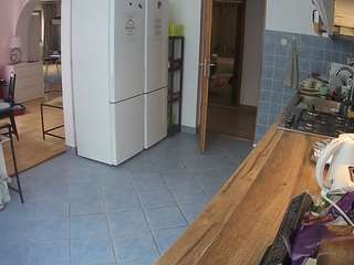 voyeurcam-julmodels-kitchen webcam