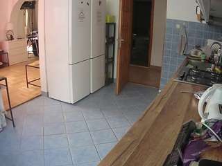 voyeurcam-julmodels-kitchen
