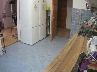 voyeurcam-julmodels-kitchen webcam