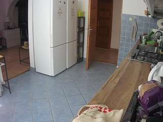 voyeurcam-julmodels-kitchen