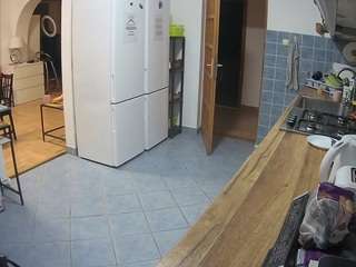 voyeurcam-julmodels-kitchen