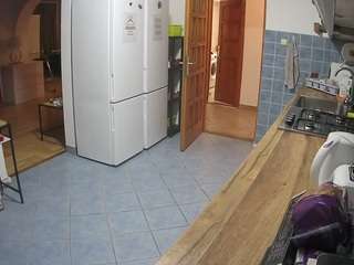 voyeurcam-julmodels-kitchen