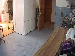 voyeurcam-julmodels-kitchen