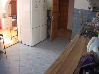 voyeurcam-julmodels-kitchen