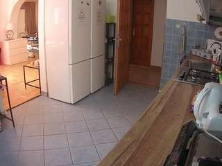 voyeurcam-julmodels-kitchen webcam