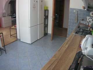 voyeurcam-julmodels-kitchen