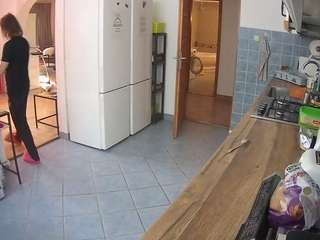 voyeurcam-julmodels-kitchen
