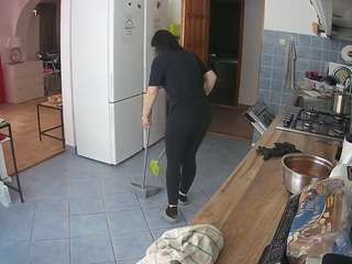 voyeurcam-julmodels-kitchen