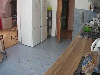 voyeurcam-julmodels-kitchen webcam