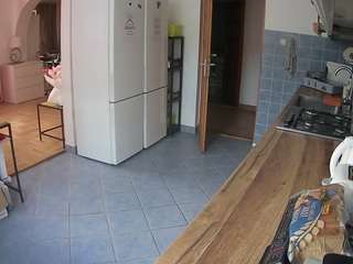 voyeurcam-julmodels-kitchen webcam