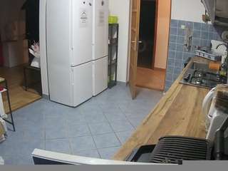 voyeurcam-julmodels-kitchen webcam