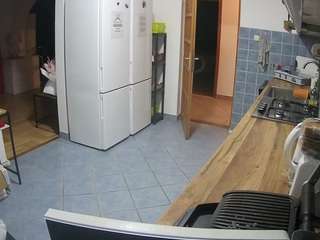 voyeurcam-julmodels-kitchen webcam