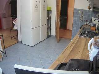 voyeurcam-julmodels-kitchen webcam
