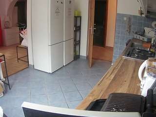 voyeurcam-julmodels-kitchen webcam