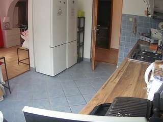 voyeurcam-julmodels-kitchen webcam