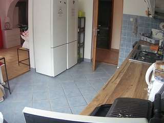 voyeurcam-julmodels-kitchen webcam