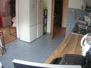 voyeurcam-julmodels-kitchen webcam