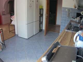 voyeurcam-julmodels-kitchen webcam