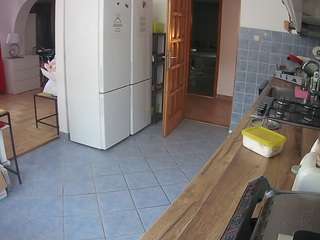 voyeurcam-julmodels-kitchen
